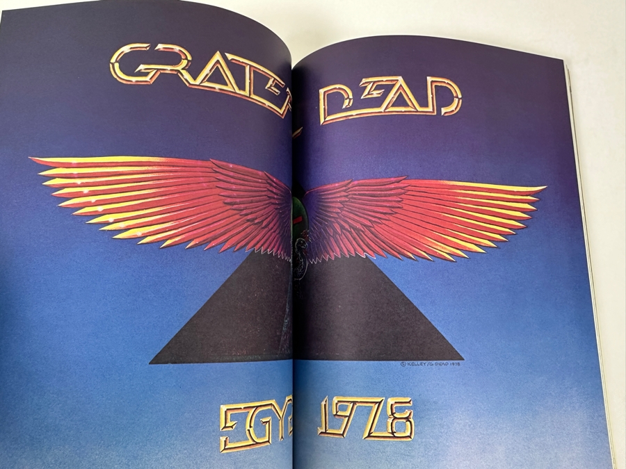 Just Added - 1983 First Edition Paperback Book Grateful Dead: The Official Book For Deadheads [Photo 5]