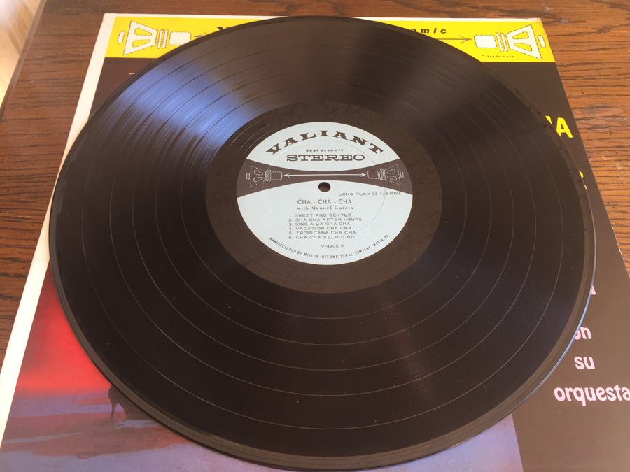 Manuel Garcia Con Su Orquesta - Cha-Cha And Tango Dance Party Hits - Valiant - V-4905 [Photo 3]