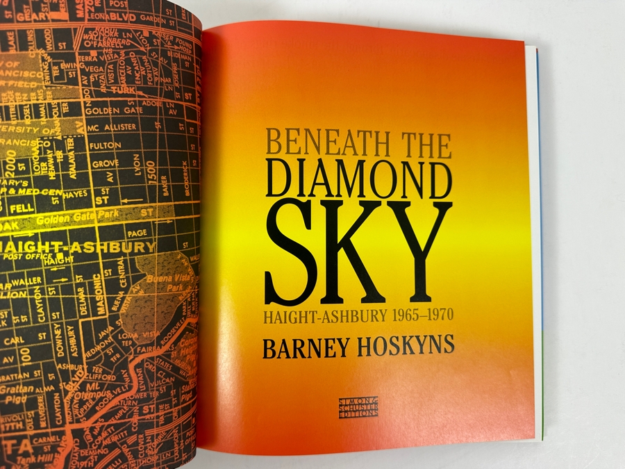 Just Added - 1997 First Edition Hardcover Book Beneath The Diamond Sky Haight-Ashbury 1965-1970 Written By Barney Hoskyns [Photo 2]