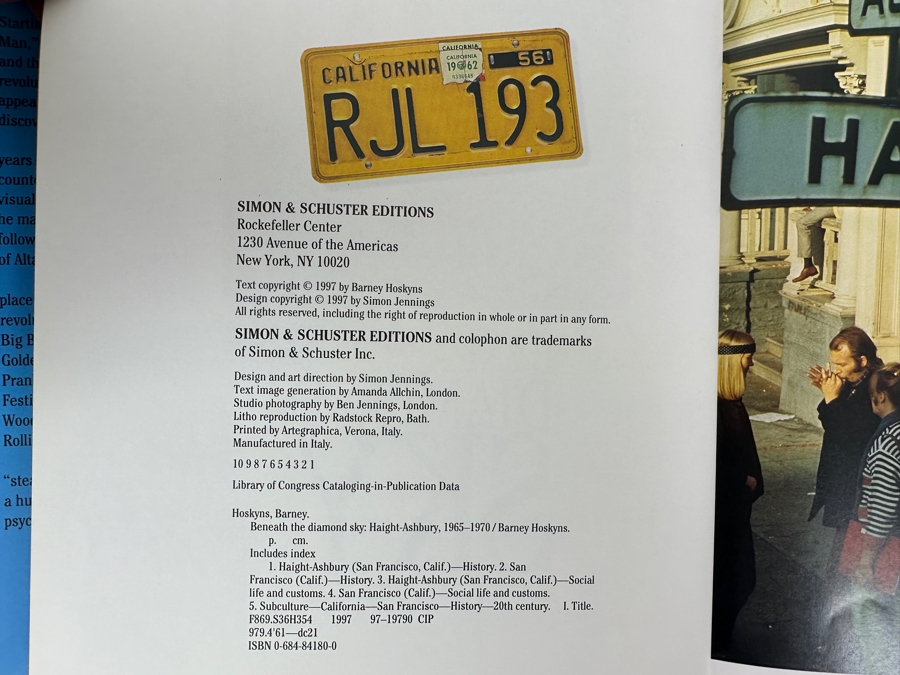 Just Added - 1997 First Edition Hardcover Book Beneath The Diamond Sky Haight-Ashbury 1965-1970 Written By Barney Hoskyns [Photo 4]