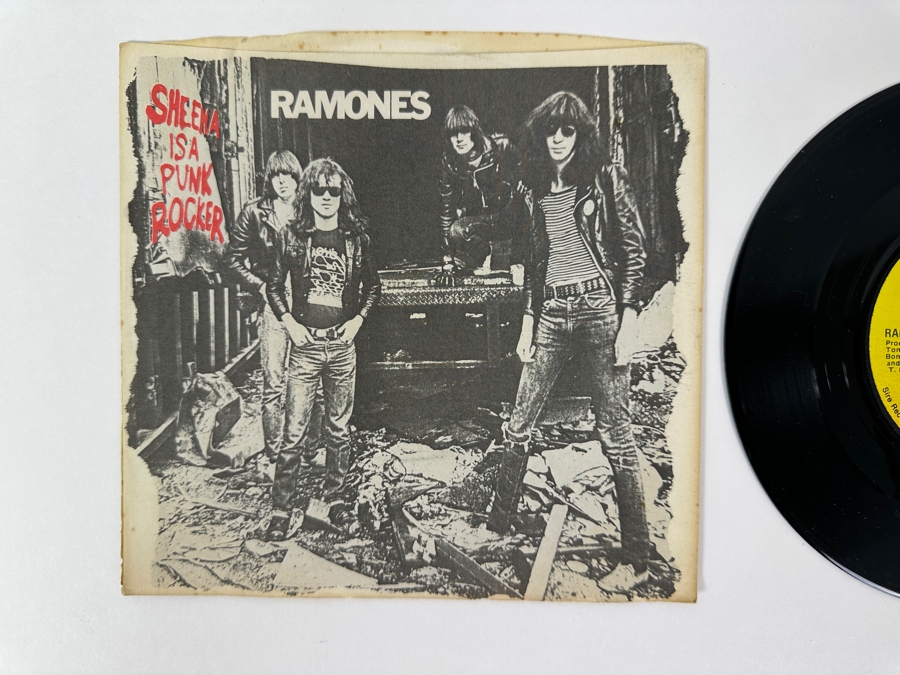 Just Added - Ramones 'Sheena Is A Punk Rocker' 45 RPM Vinyl Record Sire Records - SRE 1006 [Photo 2]