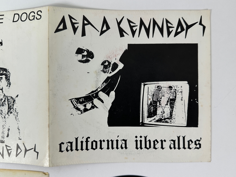 Just Added - Vintage 1979 Dead Kennedys 'California Uber Alles' Single Features A Gatefold Sleeve Alternative Tentacles 95-41 45 RPM Vinyl Record [Photo 2]