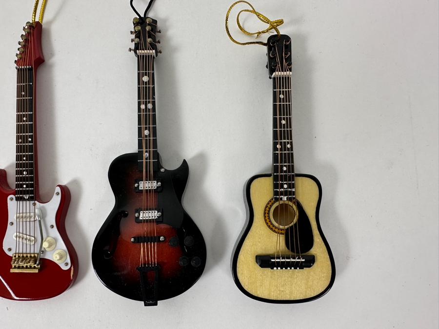 Just Added - Five Miniature Musical Instrument Ornaments Including Guitars And A Mandolin [Photo 4]