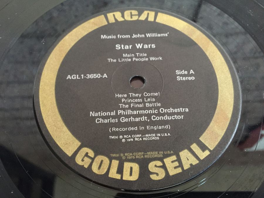 Charles Gerhardt / National Philharmonic Orchestra ‎- Music From John Williams' Close Encounters Of The Third Kind / Star Wars - RCA ‎- AGL1-3650 [Photo 4]