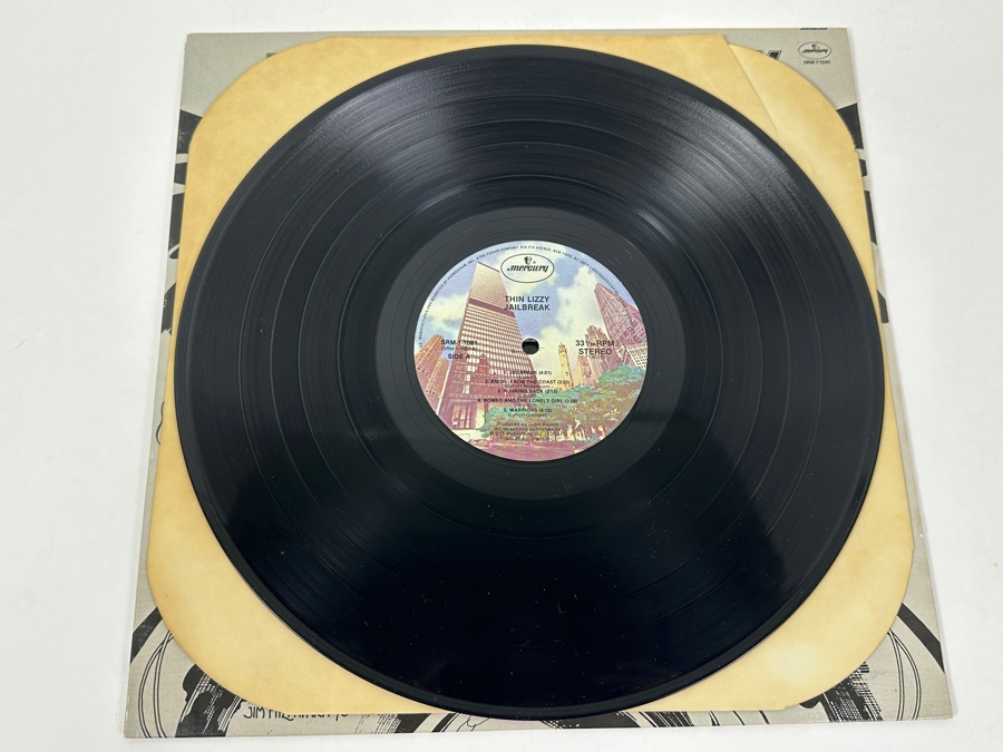 Just Added - Thin Lizzy - Jailbreak - Mercury Records SRM-1-1081 1976 Vinyl Record [Photo 3]