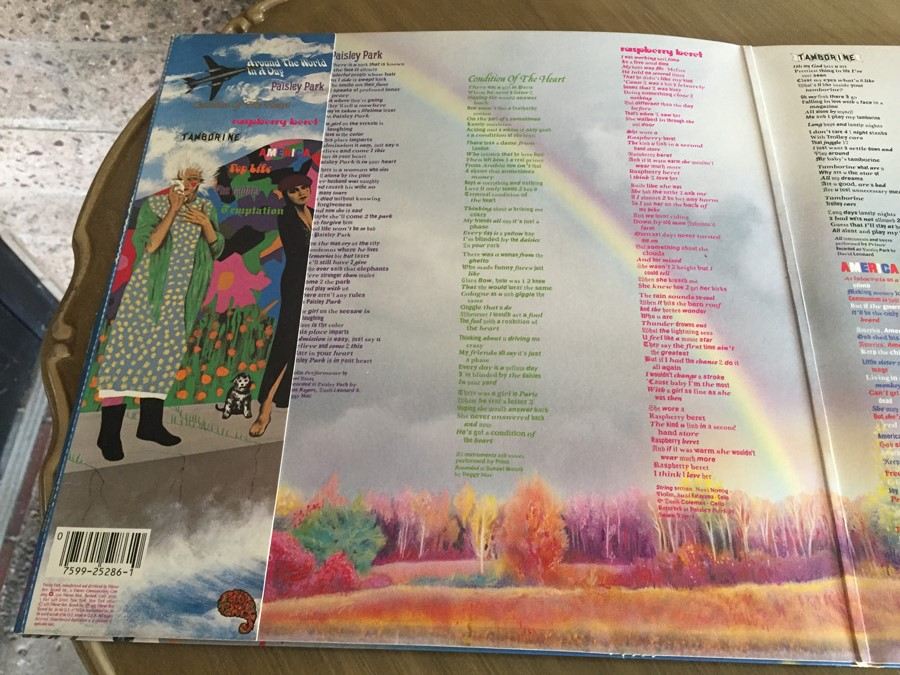 Prince And The Revolution ‎- Around The World In A Day - Paisley Park ‎- 1-25286 [Photo 3]