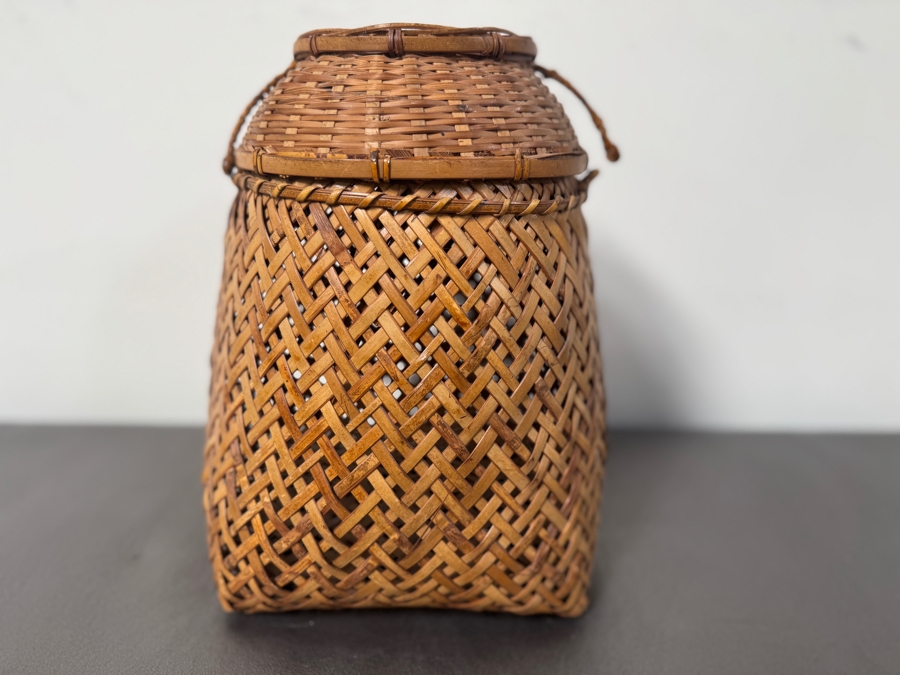 Woven Bamboo Storage Basket With Lid 11.5'H [Photo 2]