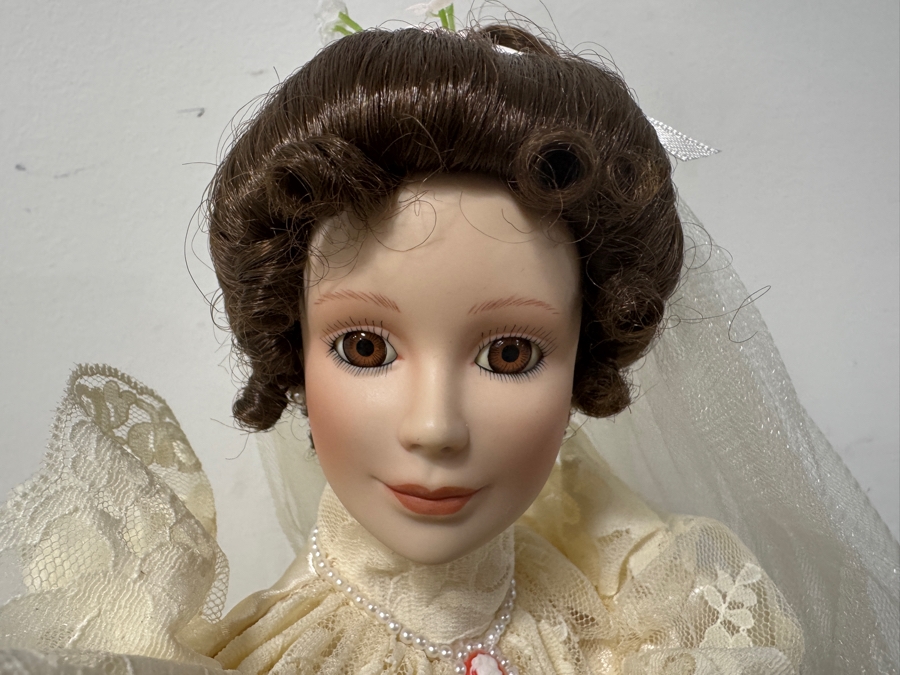 Vintage Ashton-Drake Galleries Porcelain Doll in Wedding Dress 19'H [Photo 3]