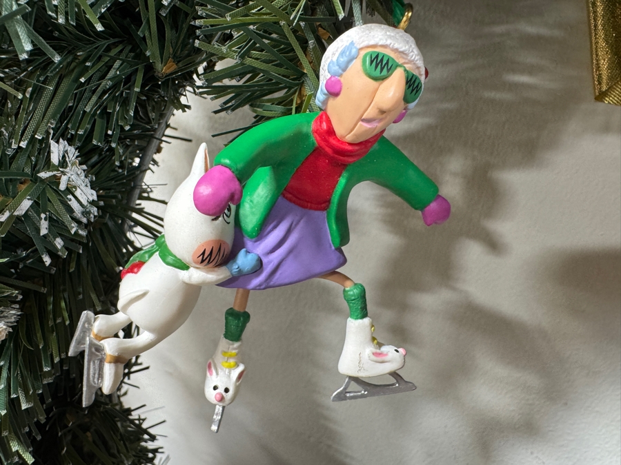 Hallmark Maxine Carolers Christmas Wreath And Figurines Set [Photo 8]