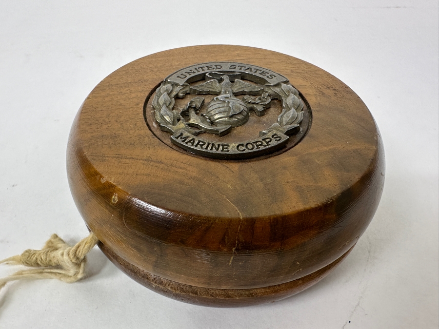 United States Marine Corps Large Wooden Yo-Yo With Metal Emblem 4'W [Photo 2]