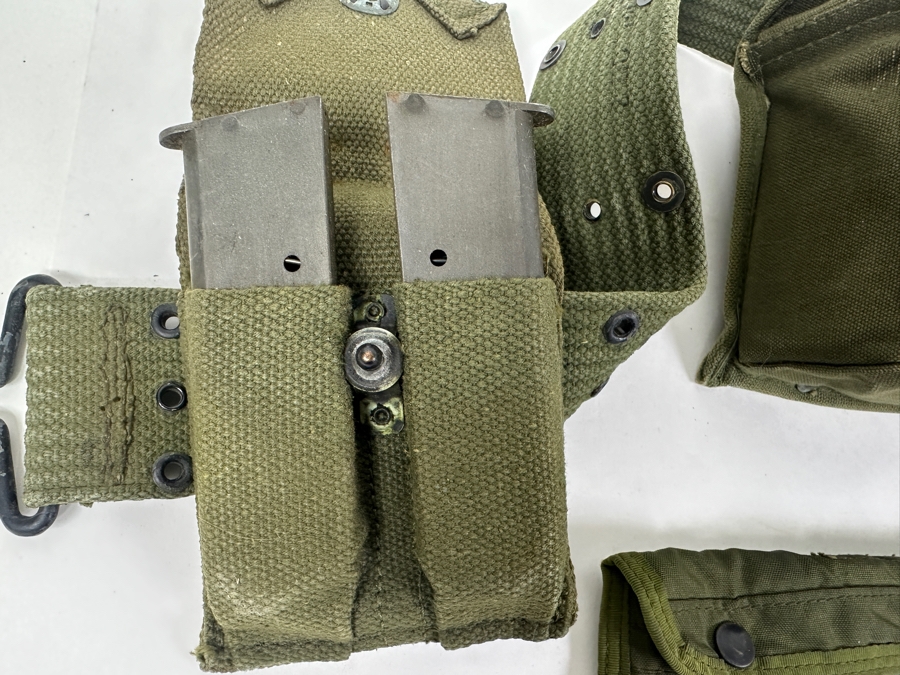 US Army Belt Kit Includes Holster, Magazine Pouch And Medical Pouch [Photo 9]