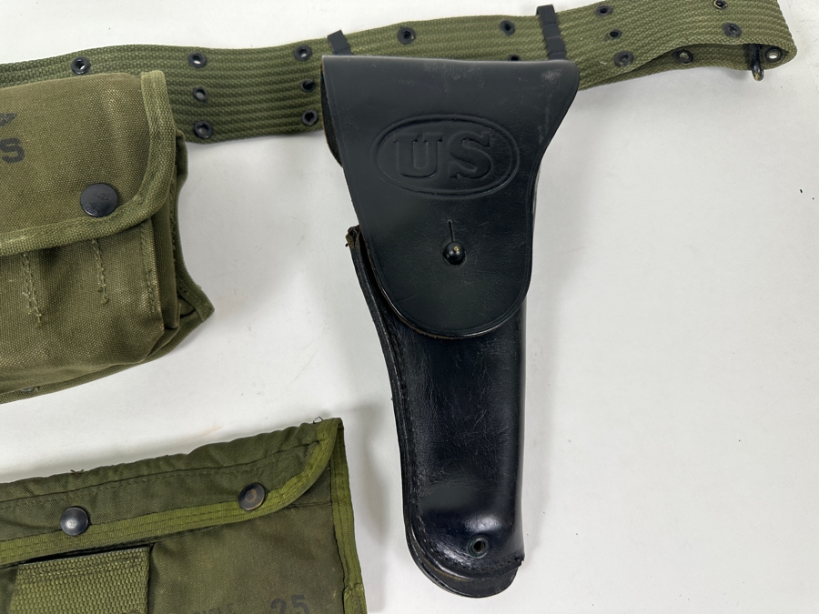 US Army Belt Kit Includes Holster, Magazine Pouch And Medical Pouch [Photo 2]