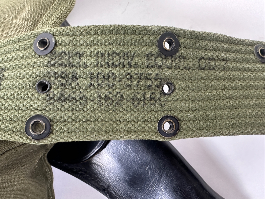 US Army Belt Kit Includes Holster, Magazine Pouch And Medical Pouch [Photo 15]