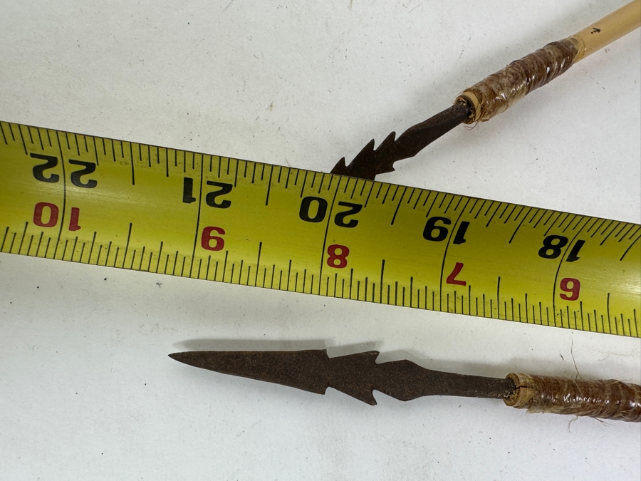 Vintage Wooden Arrows With Feather Fletching and Metal Tips 20'L [Photo 5]
