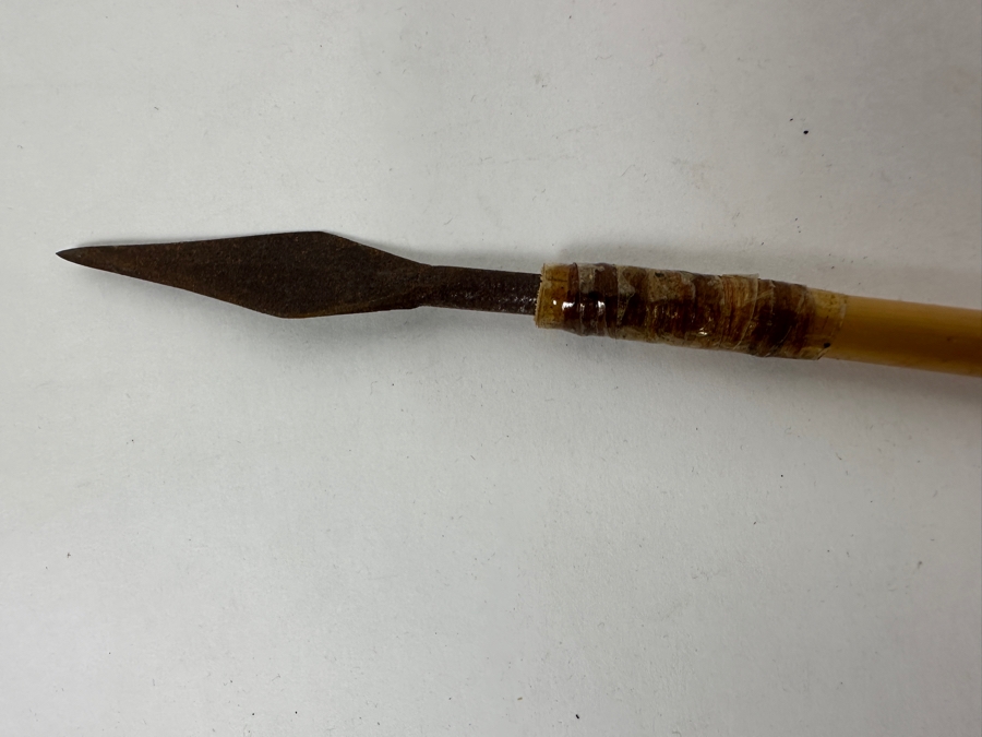 Vintage Wooden Arrows With Feather Fletching and Metal Tips 20'L [Photo 3]