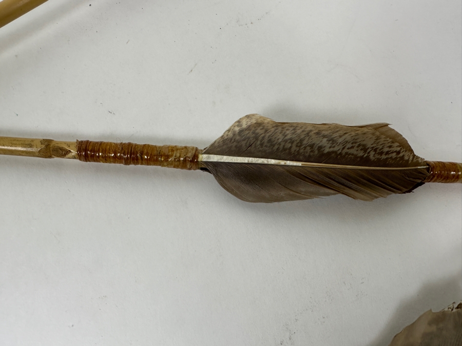 Vintage Wooden Arrows With Feather Fletching and Metal Tips 20'L [Photo 4]