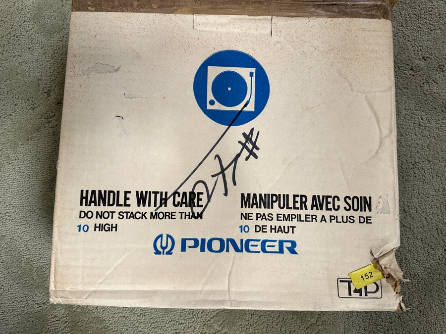 Just Added - New Old Stock Pioneer Stereo Turntable PL-X200 With Original Box And Manual [Photo 7]