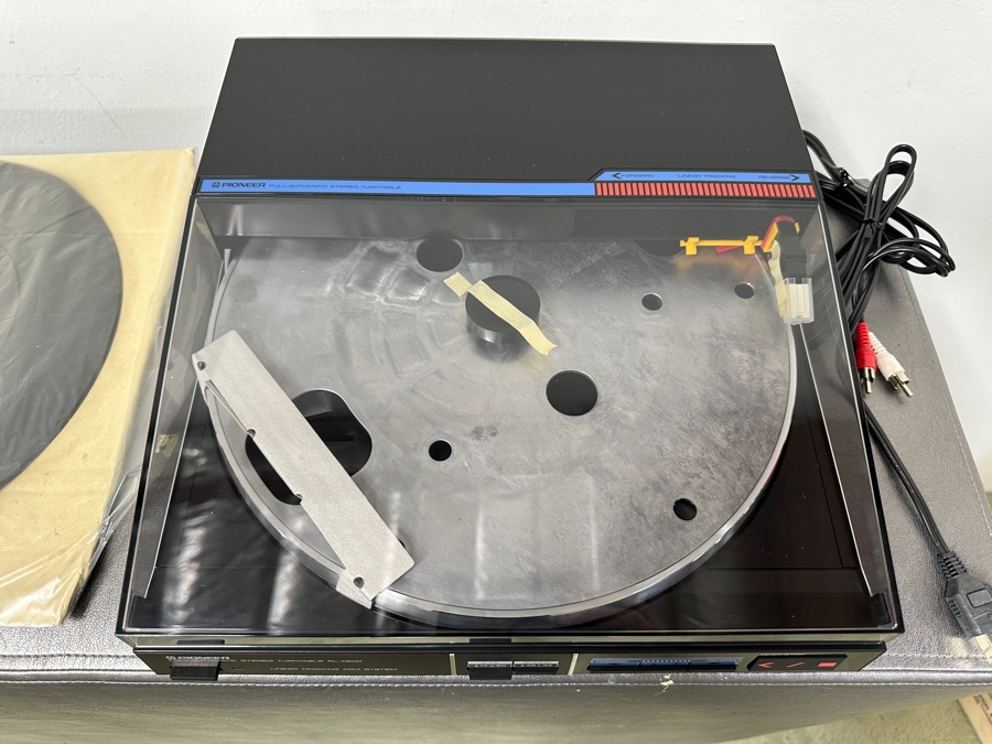 Just Added - New Old Stock Pioneer Stereo Turntable PL-X200 With Original Box And Manual [Photo 3]