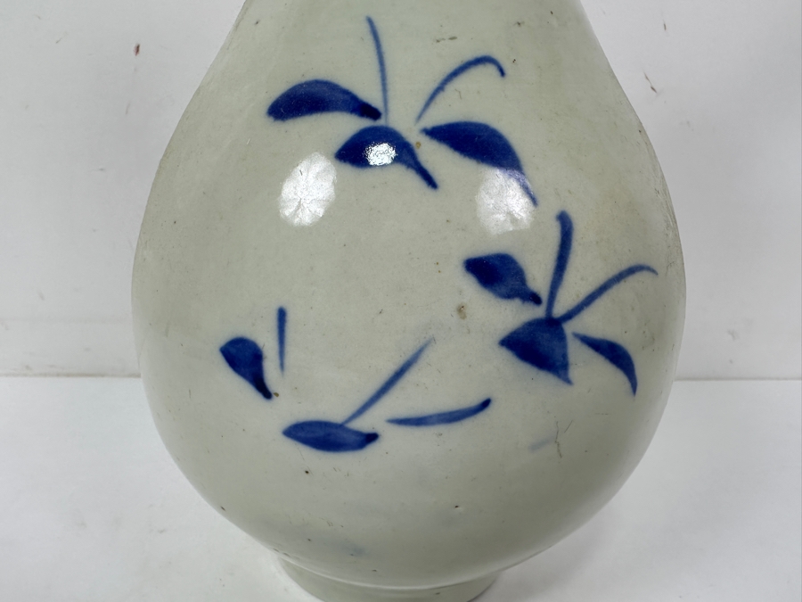 Vintage Japanese Hand-Painted Porcelain Vase / Sake Bottle 6'W x 11'H
 [Photo 6]