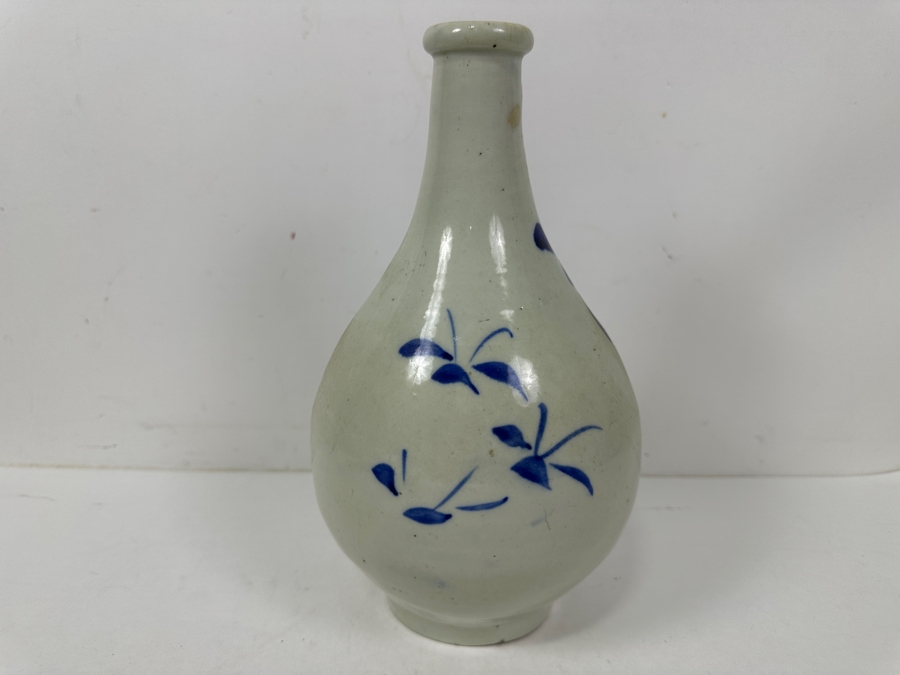 Vintage Japanese Hand-Painted Porcelain Vase / Sake Bottle 6'W x 11'H
 [Photo 5]