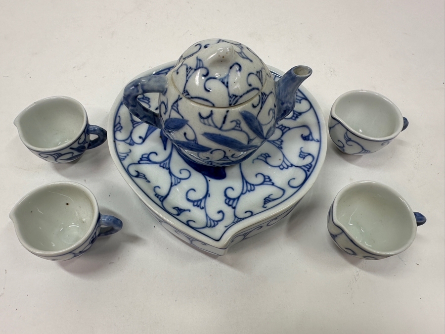 Vintage Chinese Miniature Porcelain Tea Set With Blue And White Floral Design, Guangxu Mark [Photo 3]