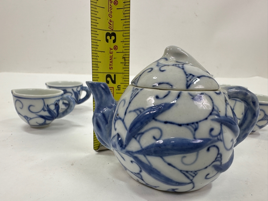 Vintage Chinese Miniature Porcelain Tea Set With Blue And White Floral Design, Guangxu Mark [Photo 10]