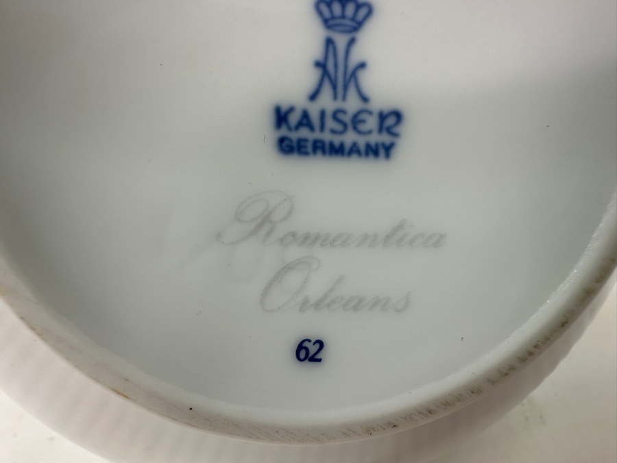 Kaiser Germany Romantica Orleans Porcelain Teapot with Delicate Floral Design 6'H [Photo 4]