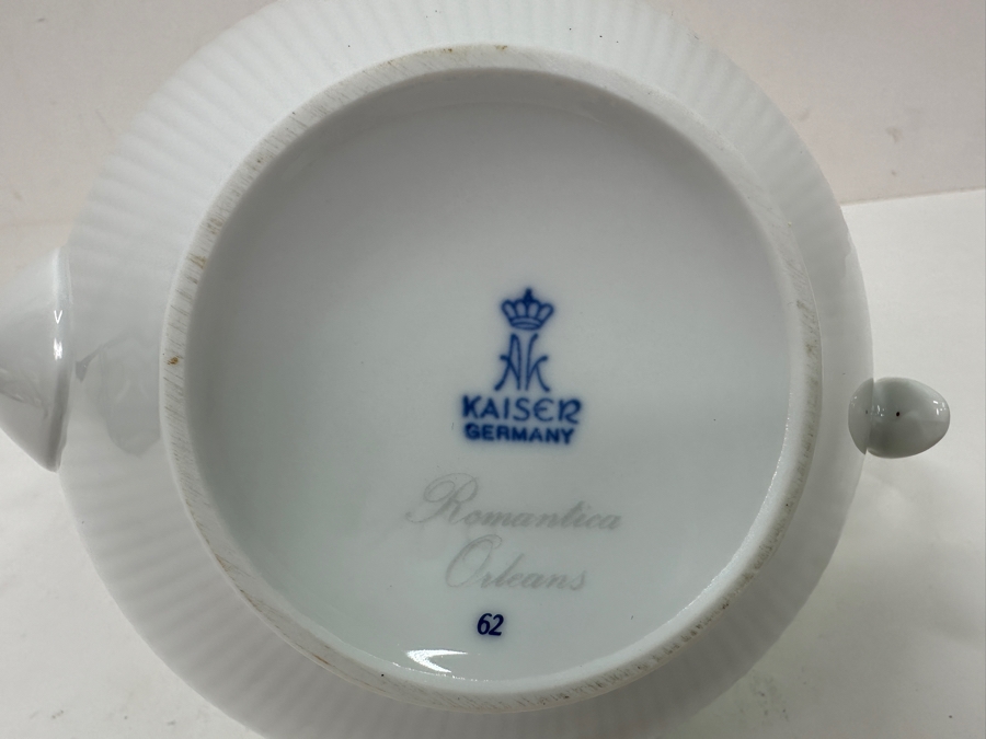 Kaiser Germany Romantica Orleans Porcelain Teapot with Delicate Floral Design 6'H [Photo 3]