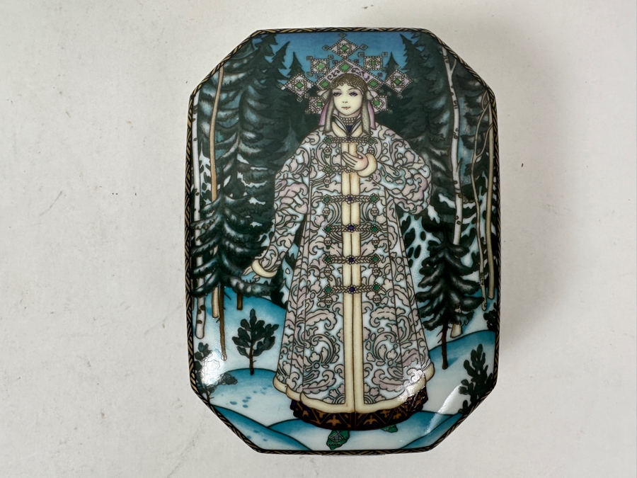 Heinrich Porcelain Octagonal Trinket Box 'The Snow Maiden: Snegurochka at the Court of Tsar Berendi' By Villeroy & Boch Limited Edition to 25,000 With Box [Photo 3]