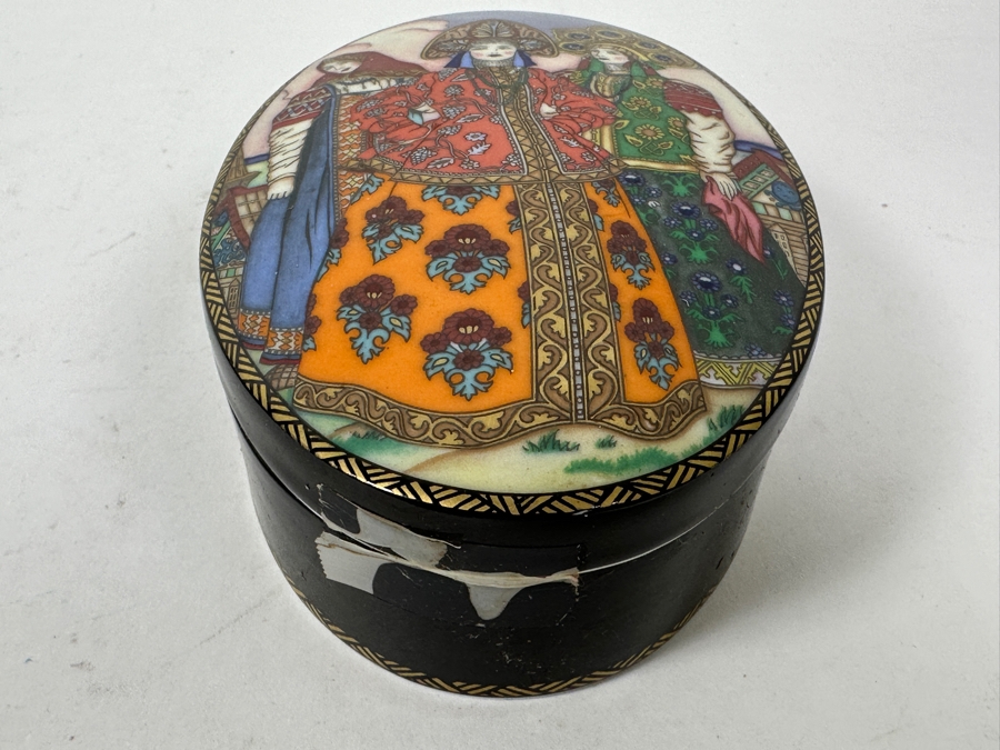 Heinrich Porcelain Oval Trinket Box 'Vassilissa and Her Stepsisters' By Villeroy & Boch Limited Edition to 25,000 [Photo 4]