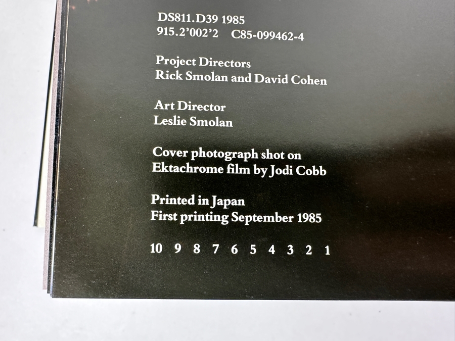 First Printing Hardcover Book 'Day In The Life Of Japan' Featuring Geisha Cover Photograph 1985 By William Collins Sons & Co Ltd [Photo 3]