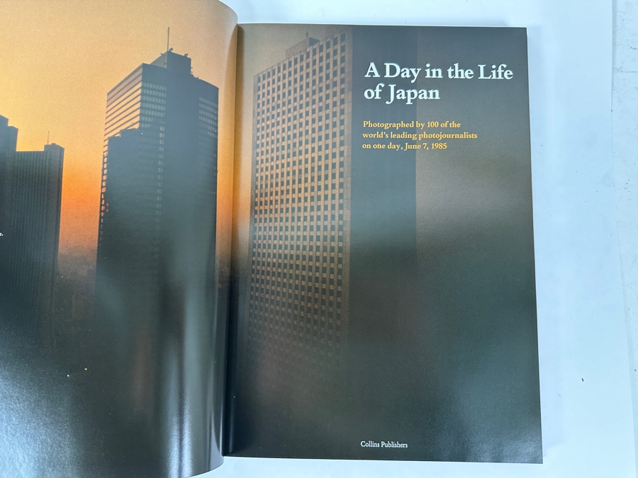 First Printing Hardcover Book 'Day In The Life Of Japan' Featuring Geisha Cover Photograph 1985 By William Collins Sons & Co Ltd [Photo 4]