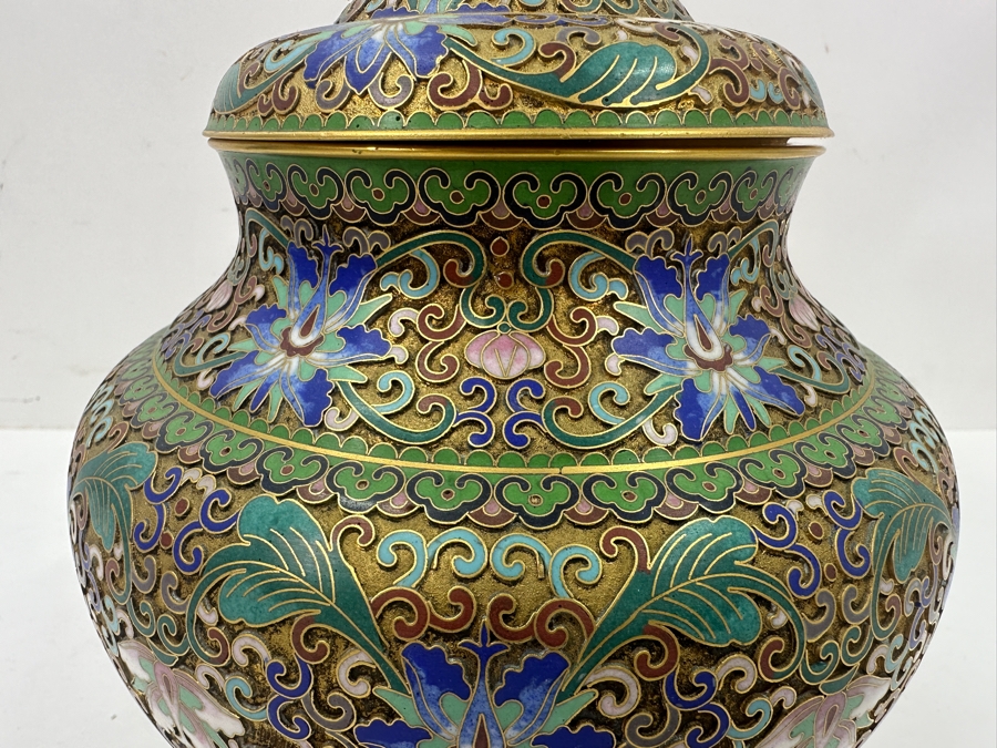 Stunning Chinese Cloisonné Lidded Jar With Foo Dog Finial 8.5'H [Photo 3]