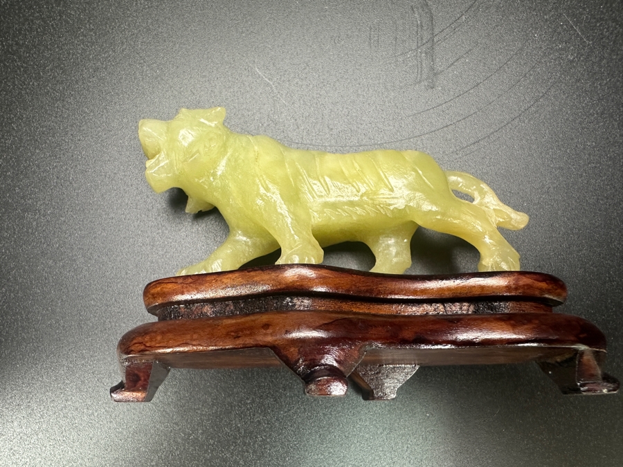 Vintage Chinese Hand Carved Yellow Jade Tiger Zodiac Figurine on Wooden Stand 2.5'H [Photo 7]