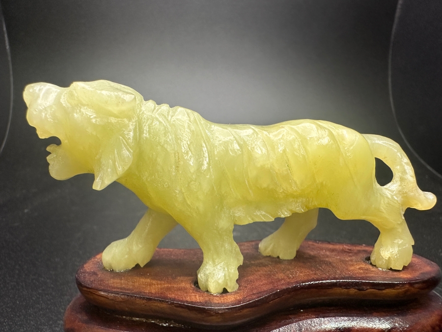 Vintage Chinese Hand Carved Yellow Jade Tiger Zodiac Figurine on Wooden Stand 2.5'H [Photo 4]