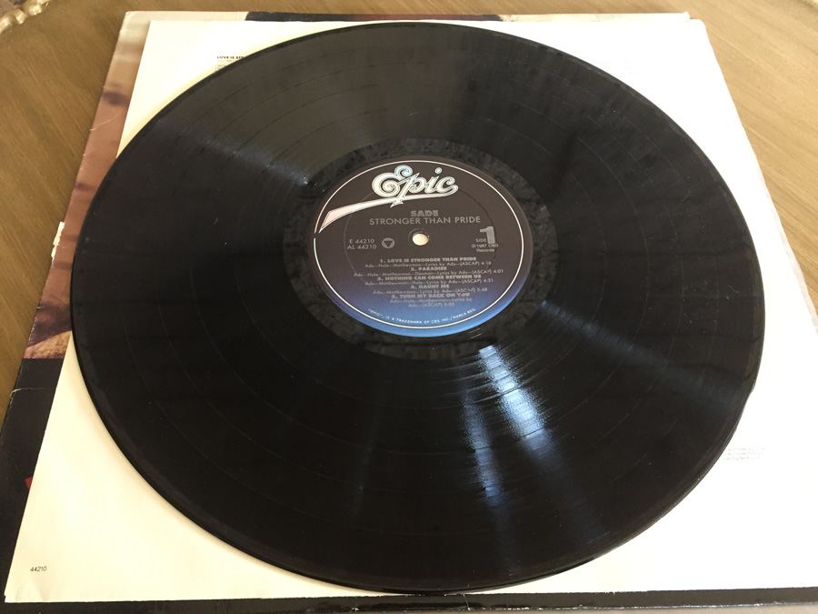 Sade ‎- Stronger Than Pride - Epic ‎- E 44210 [Photo 5]