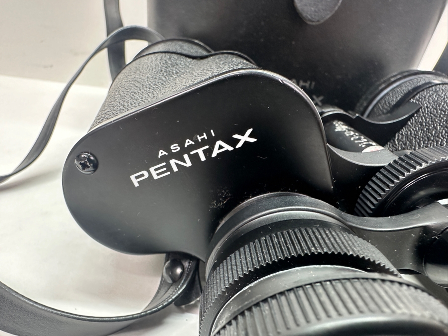 Vintage Asahi Pentax Binoculars with Strap And Case 7X50 Field 7.1° Model No. 553 
 [Photo 7]