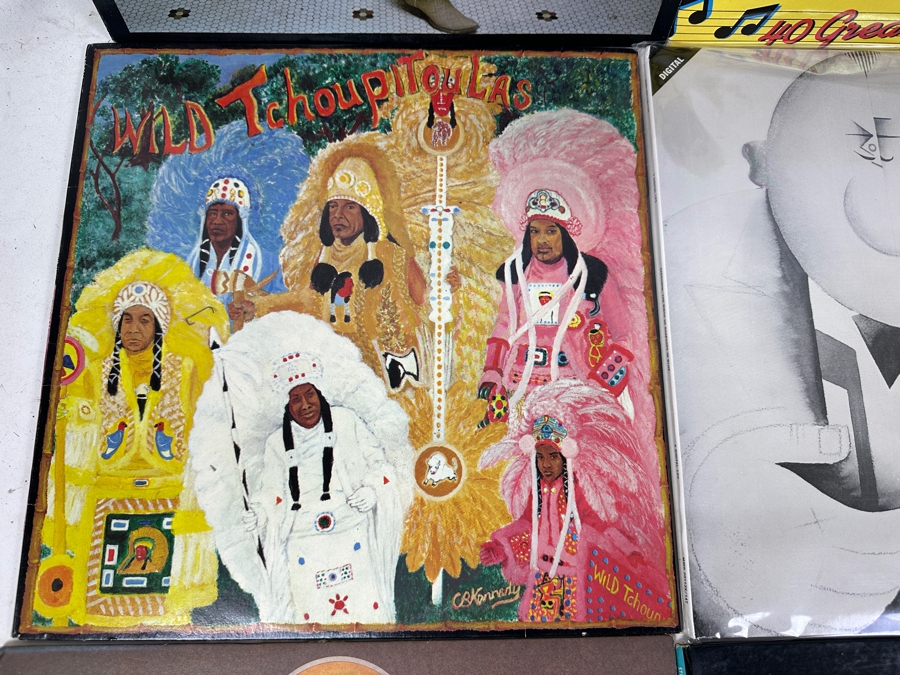 Last Minute Add - (9) Vintage Vinyl Records [Photo 7]