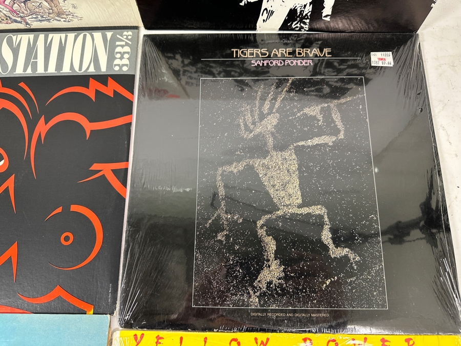 Last Minute Add - (9) Vintage Vinyl Records [Photo 5]