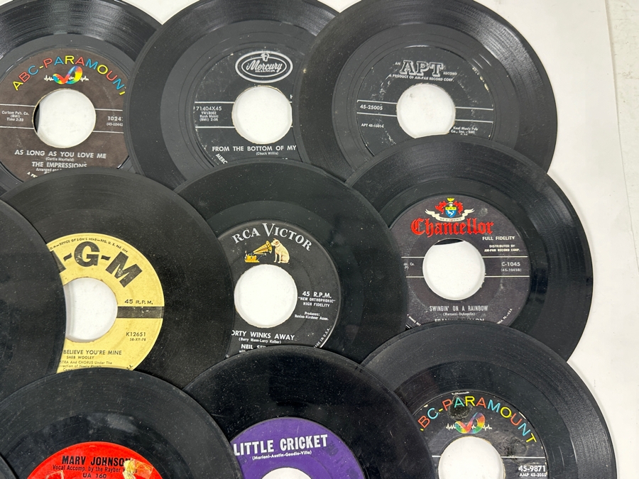 Last Minute Add - Collection Of Vintage Vinyl 45rpm Records [Photo 3]