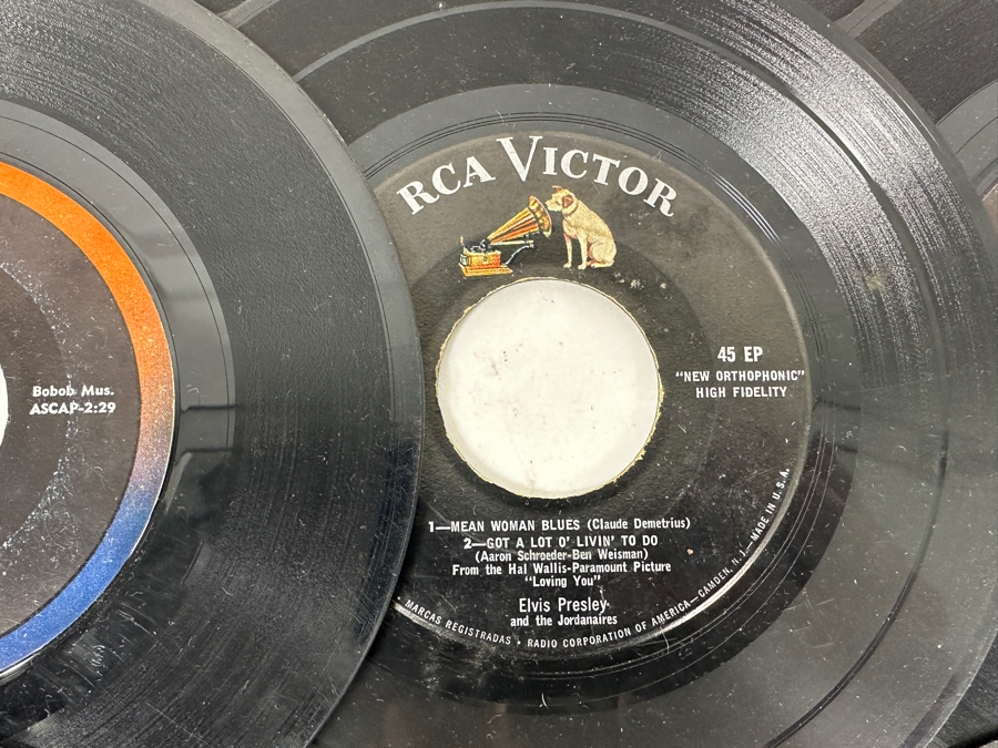 Last Minute Add - Collection Of Vintage Vinyl 45rpm Records [Photo 4]