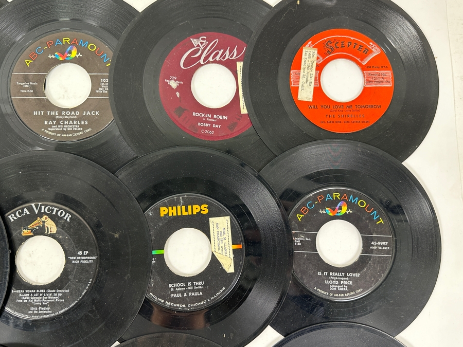 Last Minute Add - Collection Of Vintage Vinyl 45rpm Records [Photo 3]