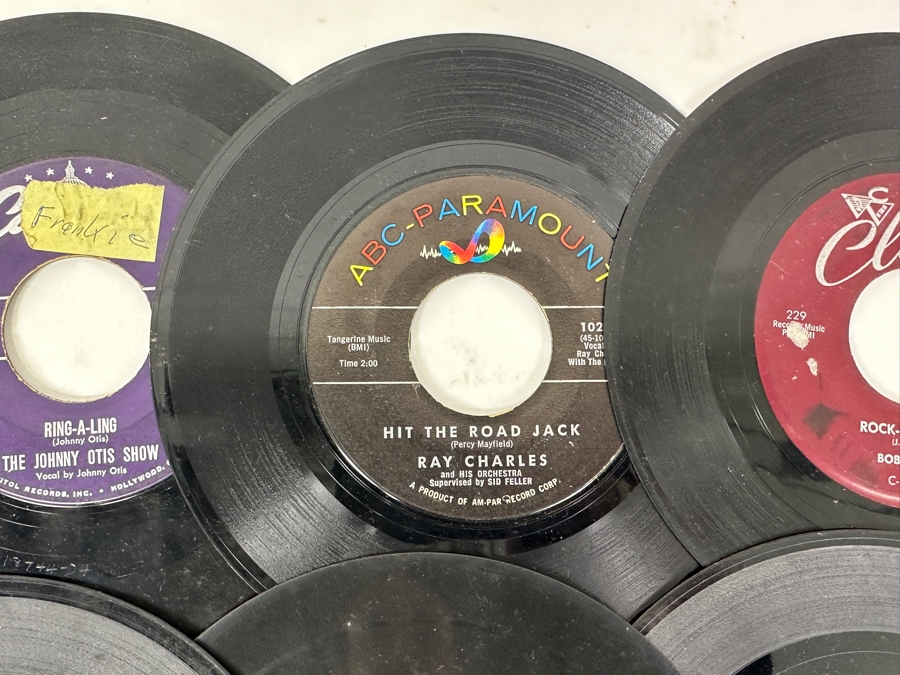 Last Minute Add - Collection Of Vintage Vinyl 45rpm Records [Photo 2]