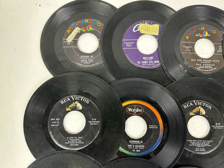 Last Minute Add - Collection Of Vintage Vinyl 45rpm Records [Photo 5]