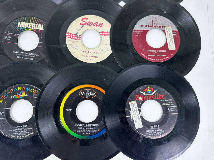 Last Minute Add - Collection Of Vintage Vinyl 45rpm Records [Photo 5]
