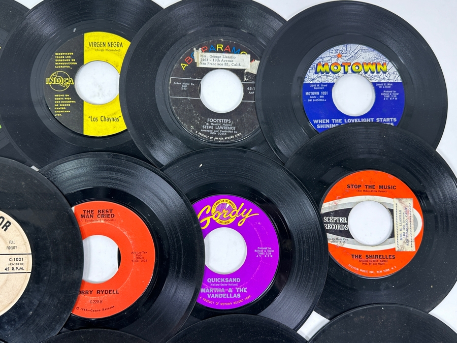 Last Minute Add - Collection Of Vintage Vinyl 45rpm Records [Photo 3]
