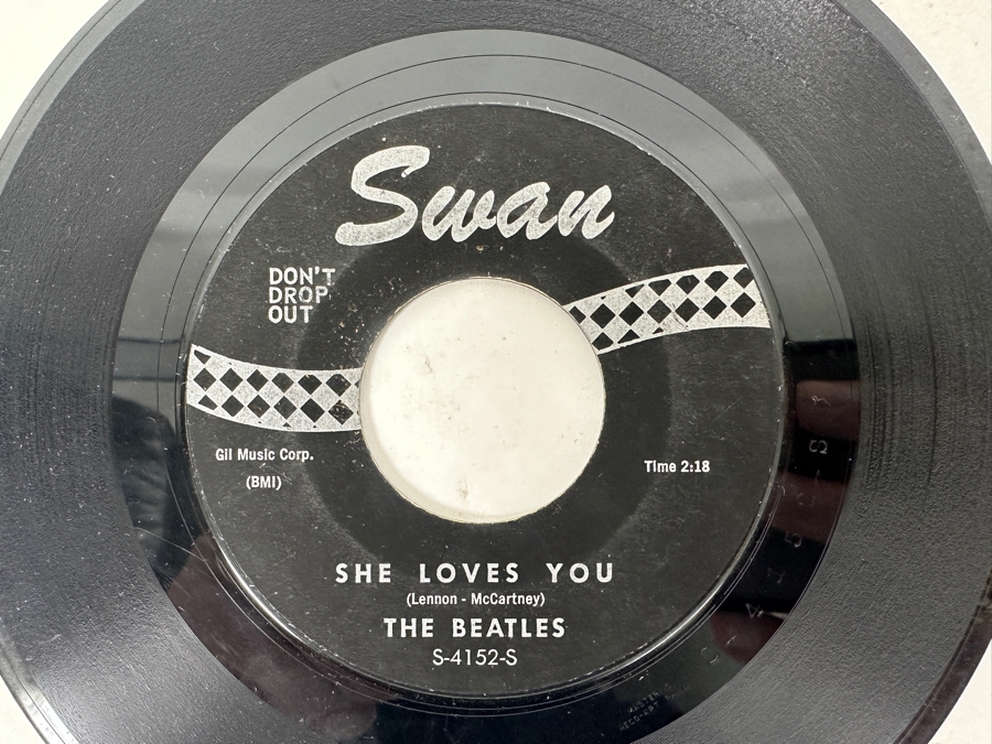 Last Minute Add - Pair Of Vintage The Beatles Vinyl 45rpm Records [Photo 2]