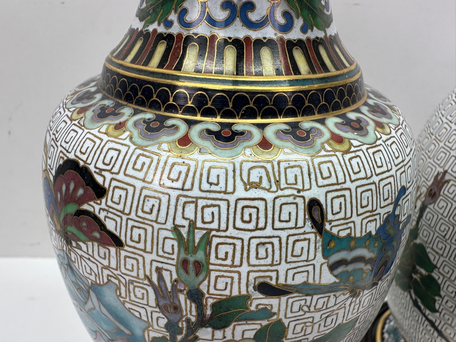 Stunning Pair Of Vintage Chinese Cloisonne Vases 11.5'H - New With Original Box [Photo 6]