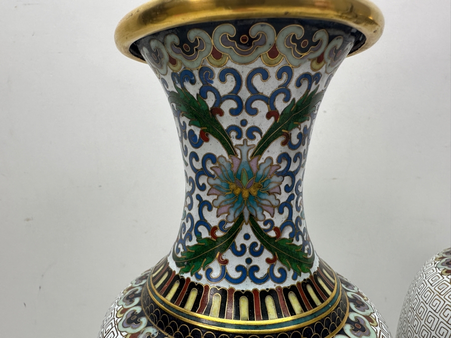 Stunning Pair Of Vintage Chinese Cloisonne Vases 11.5'H - New With Original Box [Photo 5]