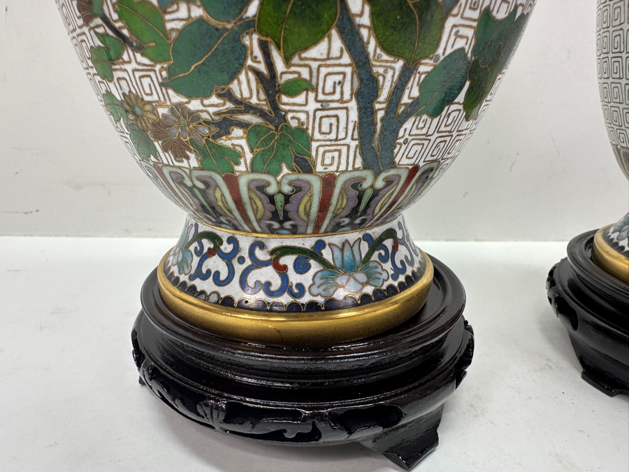 Stunning Pair Of Vintage Chinese Cloisonne Vases 11.5'H - New With Original Box [Photo 4]